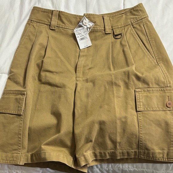 Madewell Pants - Madewell Women's Cargo Shorts in Tan